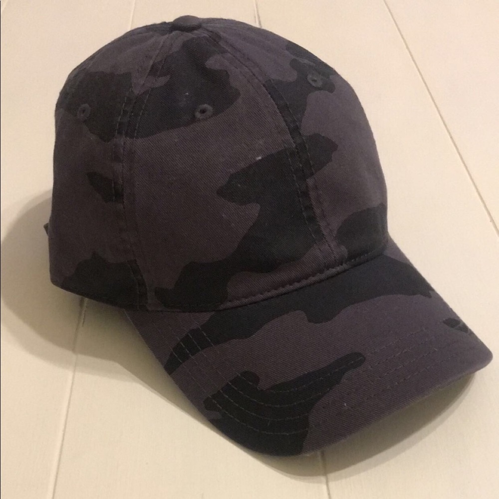 American Eagle camo hat